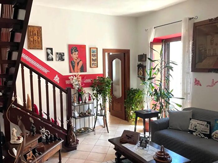 Appartamento con 7 locali in vendita in Via Foa, Vercelli
