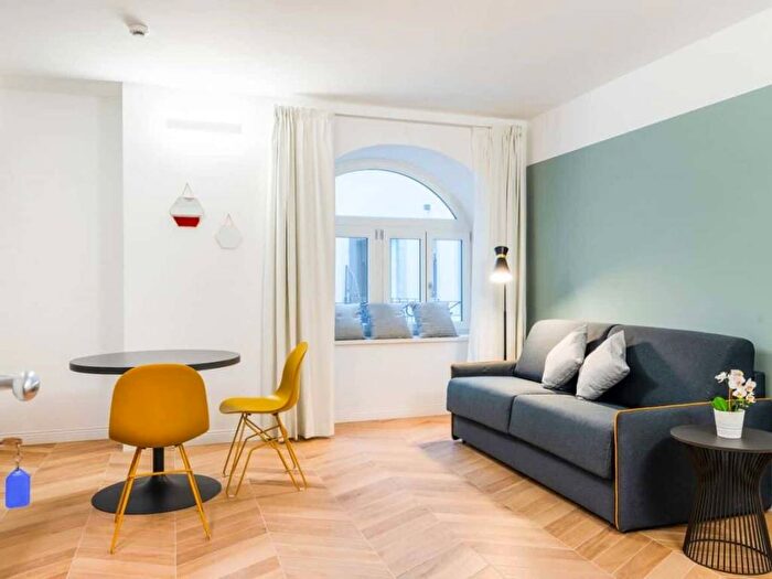 Appartamento bilocale in affitto in Via Mazzini, Borgo Teresiano, Trieste