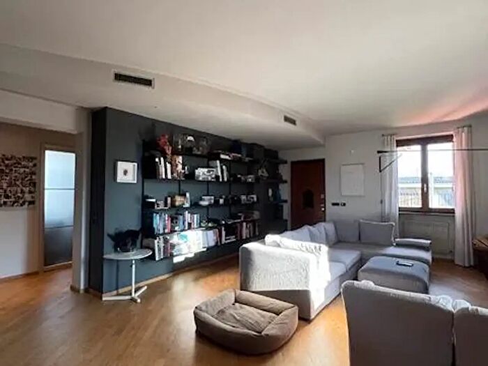 Casa con 9 locali in vendita in Piacenza