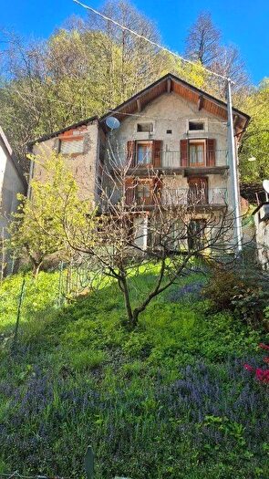 Casa con 9 locali in vendita in Frazione Valbella Inferiore Cravagliana Vercelli, Cravagliana