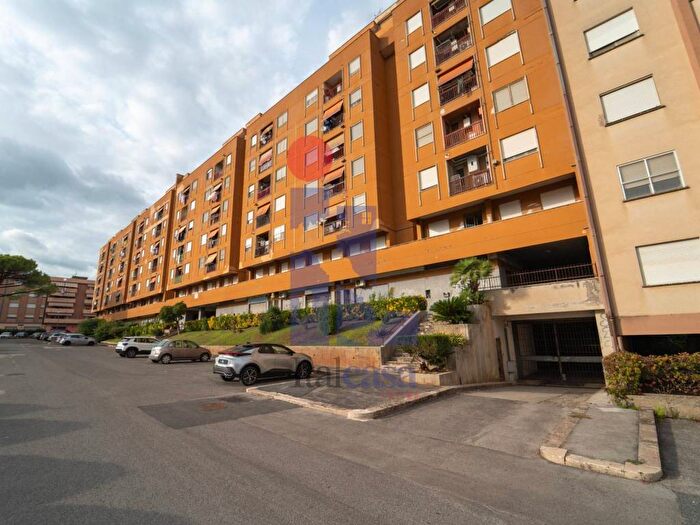 Appartamento trilocale in vendita in Piazza Ugo La Malfa, Centro, Cisterna di Latina