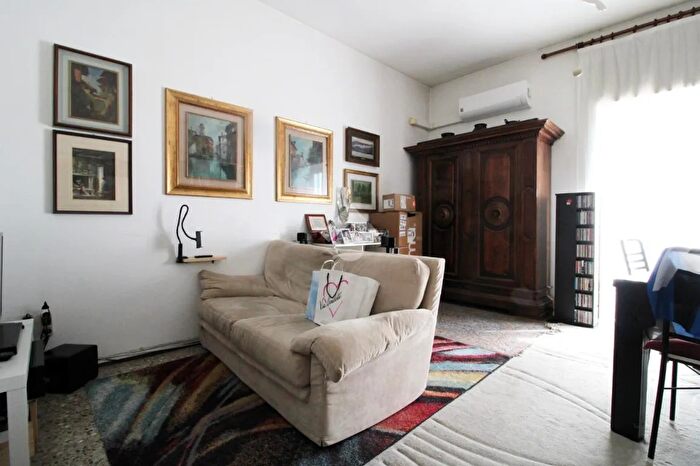 Appartamento trilocale in vendita in Via per Zanica, Bergamo