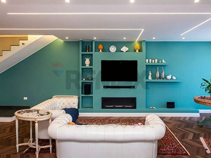 Casa con 7 locali in vendita in Via Mameli, Mascalucia