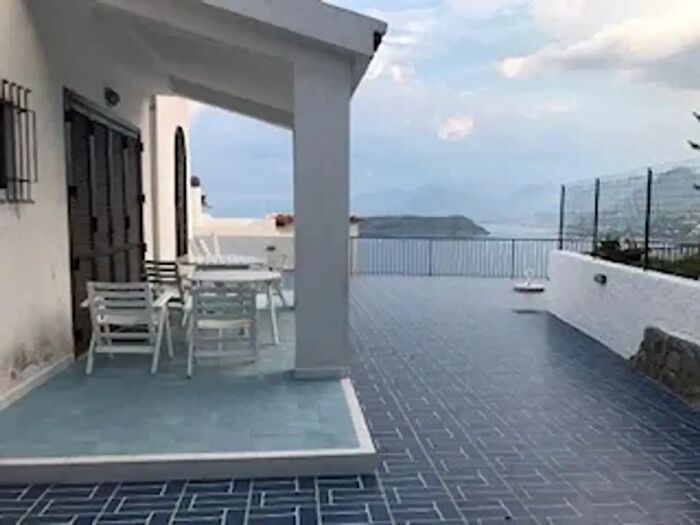 Casa quadrilocale in affitto in San Nicola Arcella