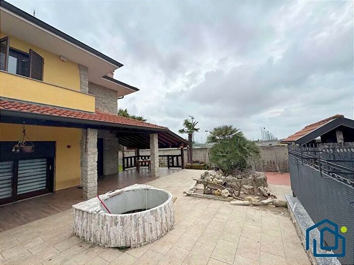 Casa trilocale in vendita in Via Salvo dAcquisto, Ossona