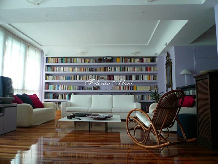 Appartamento con 6 locali in affitto in Via dezza, Dezza, Milano