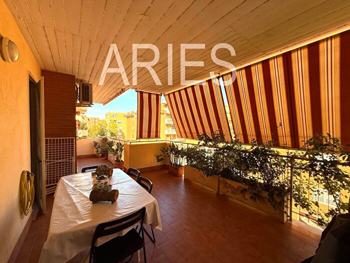 Appartamento trilocale in vendita in Via della Martinica, Roma