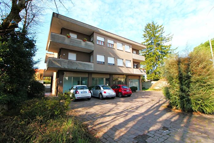 Casa quadrilocale in vendita in Via Alberto da Giussano, Rescaldina