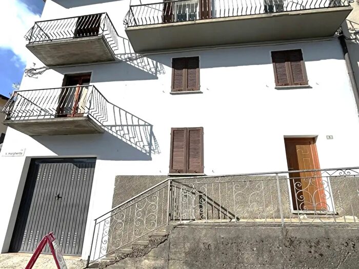 Casa quadrilocale in vendita in Via Santa Margherita, San Bartolomeo Val Cavargna