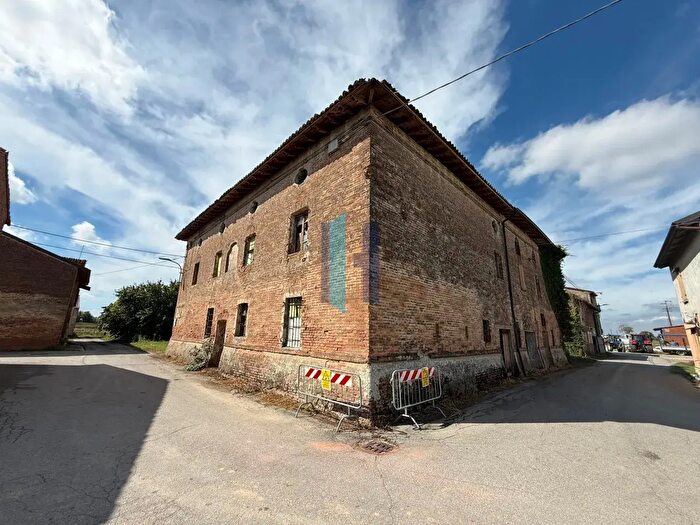 Casa con 10 locali in vendita in Via Bosco Piazza, Torricella Del Pizzo