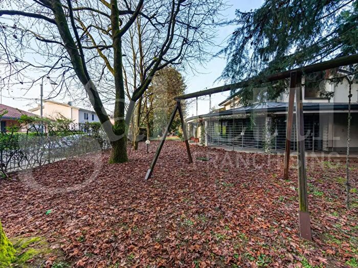 Casa con 5 locali in vendita in Via della Rosa, Segrate