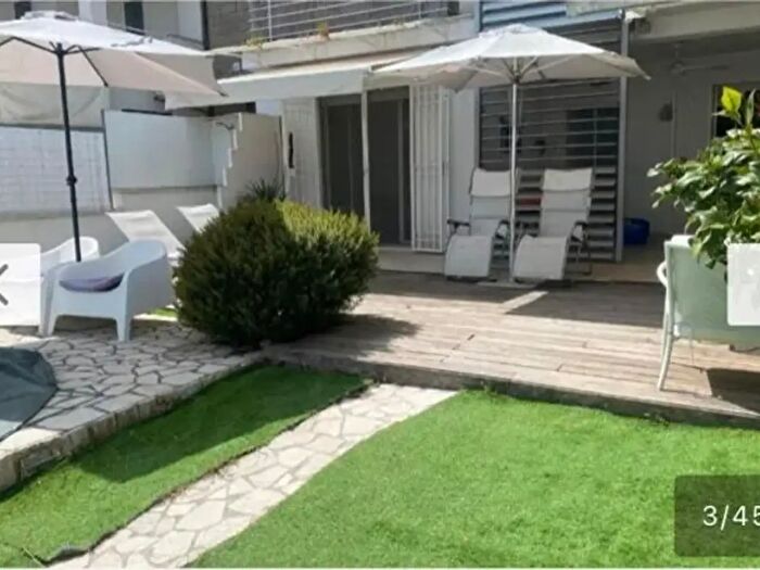 Appartamento trilocale in affitto in Via Agropoli, Fiumicino