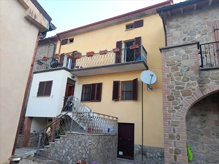 Casa con 7 locali in vendita in Località Levate, Tuoro Sul Trasimeno