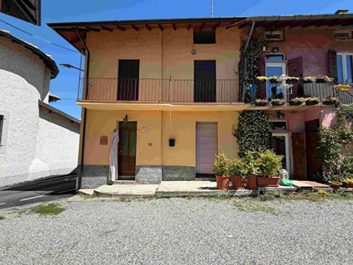 Appartamento trilocale in vendita in Via Roma, Ranco