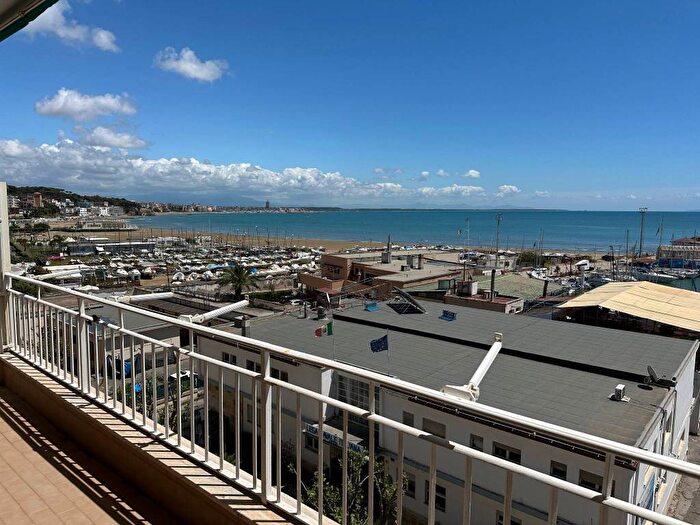 Appartamento trilocale in affitto in Via Antonio Gramsci, Centro Storico, Anzio