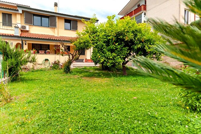 Casa trilocale in vendita in Via degli Impressori Roma, Roma