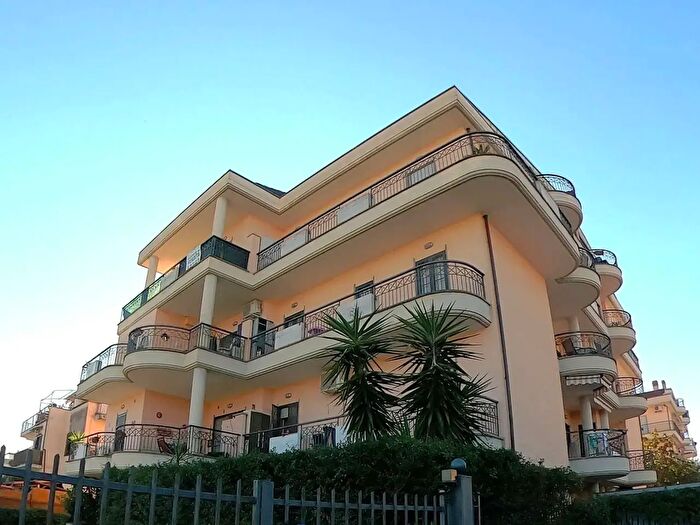 Appartamento bilocale in vendita in Via Scordia, Roma