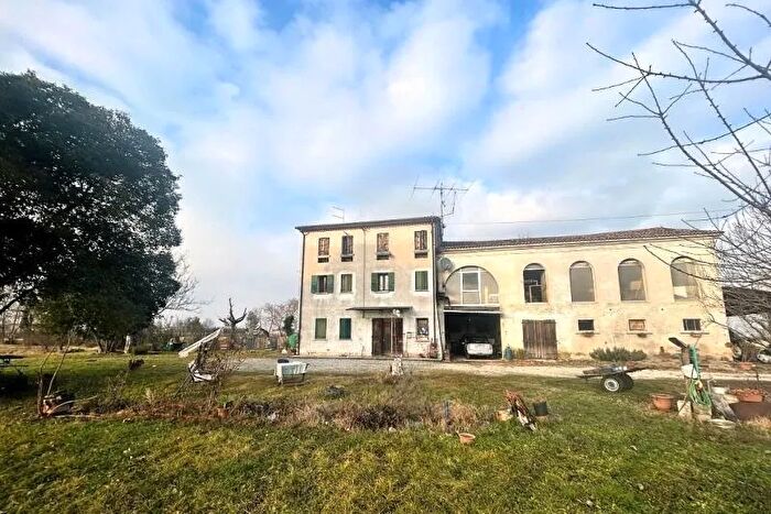 Casa in vendita in Via Tempio Fontanelle Tv, Fontanelle