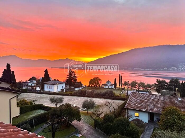 Appartamento trilocale in vendita in Via Poggio Fiorito, Sarnico