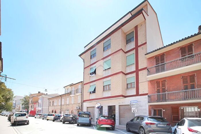 Appartamento trilocale in vendita in Via Giuseppe Mazzini, Porto San Giorgio