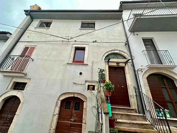 Casa con 5 locali in vendita in Via Aristeo Snc, Tione Degli Abruzzi