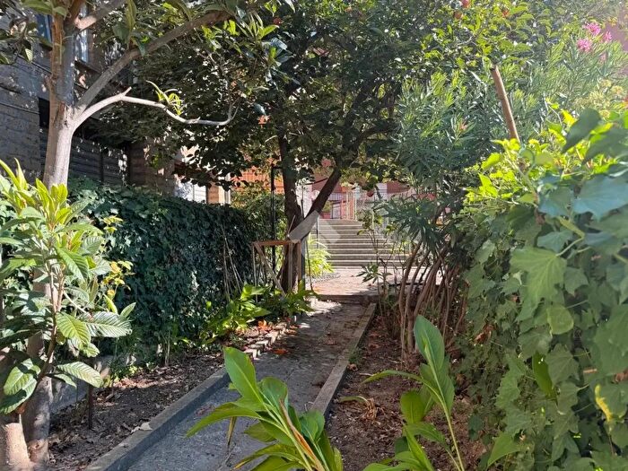 Appartamento quadrilocale in vendita in Appartamento Indipendente Viale Ernesto Monaci, Soriano Nel Cimino