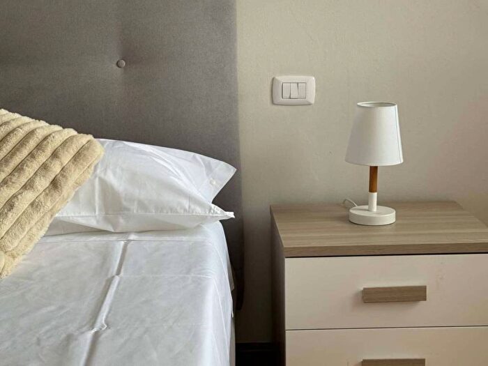 Appartamento trilocale in affitto in Piazza della Repubblica, Aurora, Torino