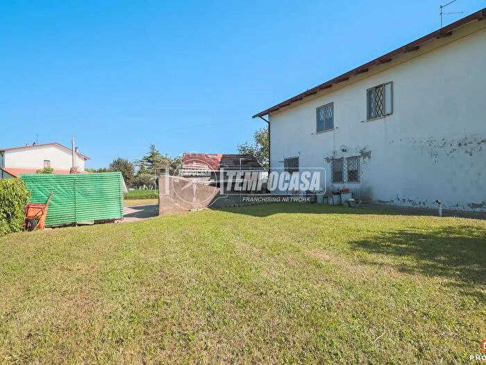Casa con 6 locali in vendita in Via Ravarino, Rimini