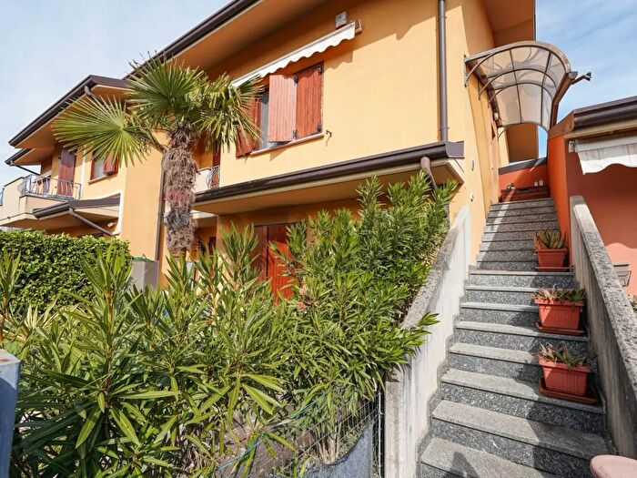 Appartamento trilocale in vendita in Via Tasso, Suisio