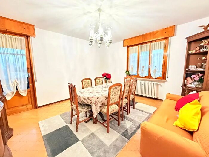 Appartamento quadrilocale in vendita in Strada Mutta, Parma