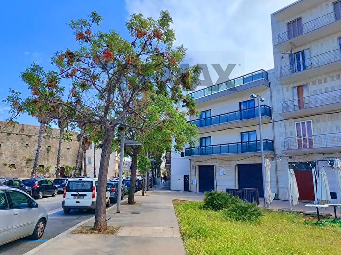 Appartamento quadrilocale in affitto in Via Cristoforo Colombo, Mola Di Bari