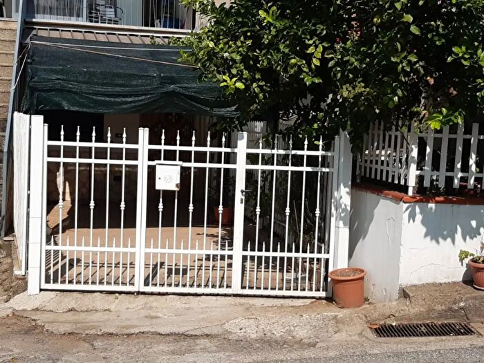 Appartamento trilocale in vendita in Viale Italia Snc, Rose