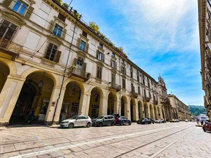 Appartamento con 5 locali in vendita in Via Po, Torino