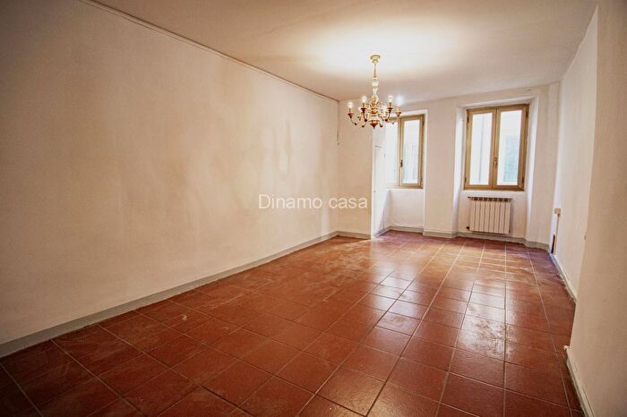 Appartamento trilocale in vendita in Prato