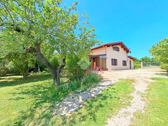 Casa quadrilocale in vendita in Localita Vado Falcone, Fabrica Di Roma