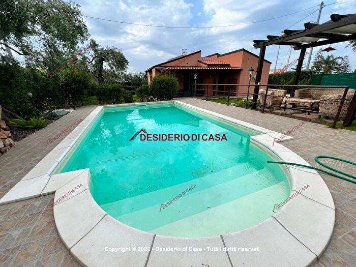 Casa quadrilocale in affitto in Via Capo Plaia, Cefalù