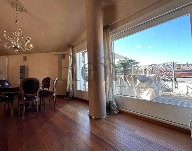 Appartamento con 5 locali in vendita in Piazza Duomo, Treviso