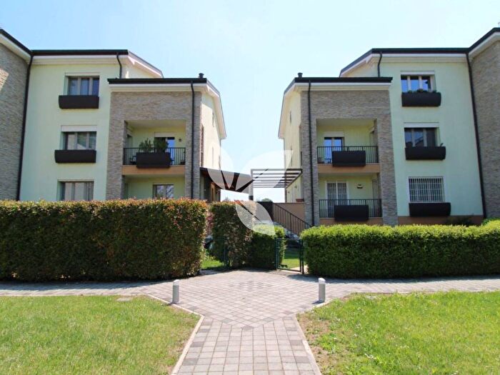 Appartamento bilocale in affitto in Vicolo Ivo Cobianchi, Ospedale Volturno, Parma