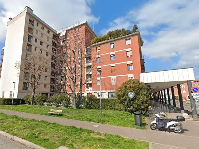 Appartamento trilocale in vendita in Via Vincenzo Casciarolo, Bologna