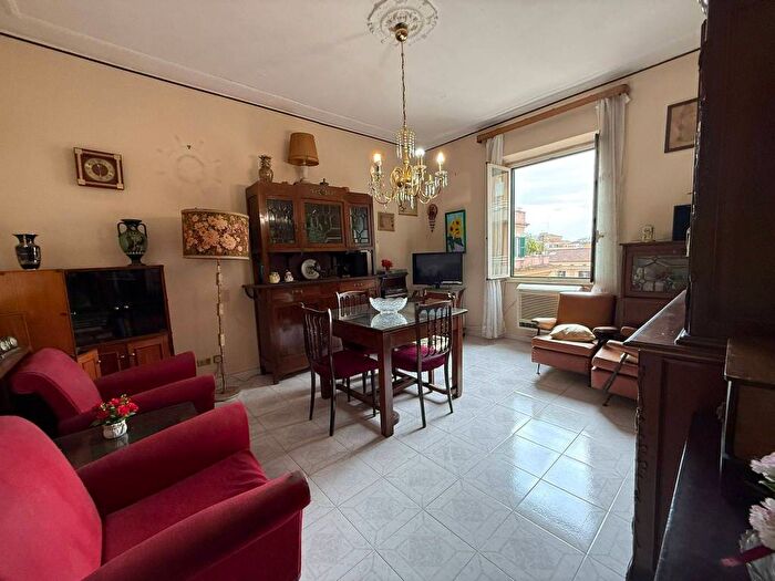 Appartamento quadrilocale in affitto in Via Urbino, Re di Roma, Roma
