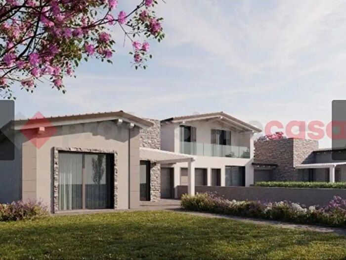 Casa con 5 locali in vendita in Via Tabiano, Viano