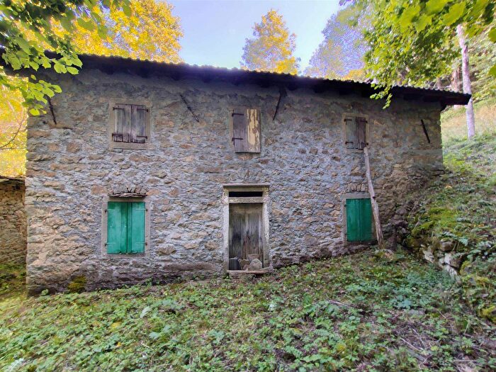 Casa trilocale in vendita in Fiumalbo