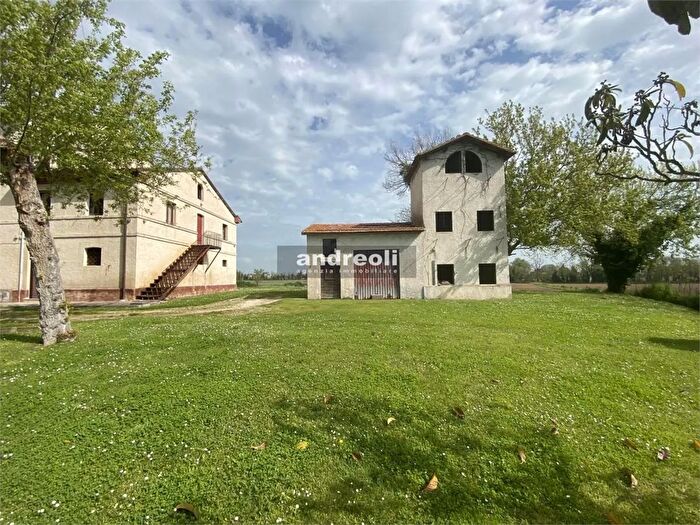 Casa quadrilocale in vendita in Monsano