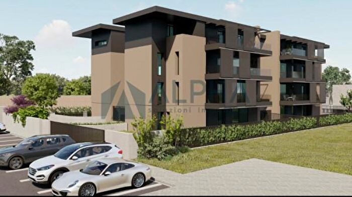 Appartamento con 5 locali in vendita in Viale Italia, Forli