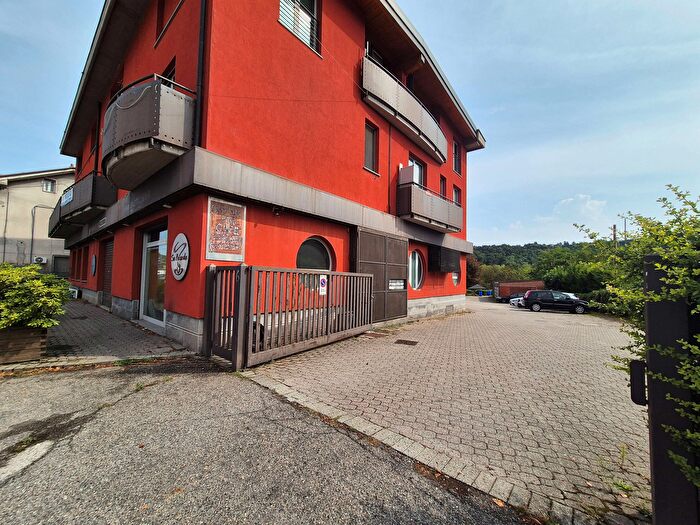 Appartamento bilocale in vendita in Piazza Stazione, Cantu