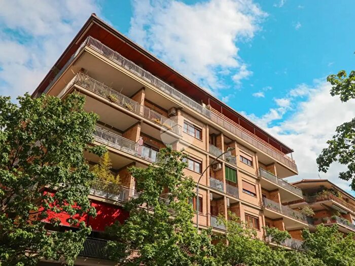 Appartamento quadrilocale in vendita in Via Fonteiana, Roma