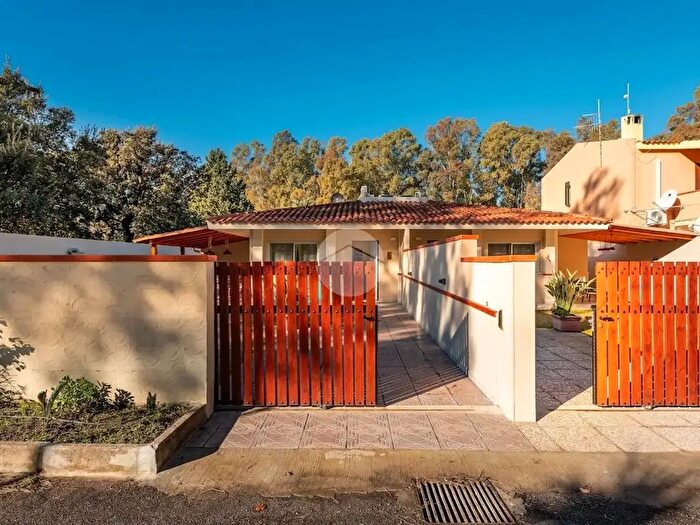 Casa trilocale in vendita in Viale Anfiteatro, Maracalagonis