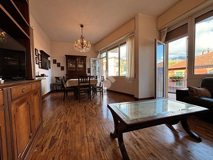 Appartamento con 5 locali in vendita in Via Fioria, Rapallo