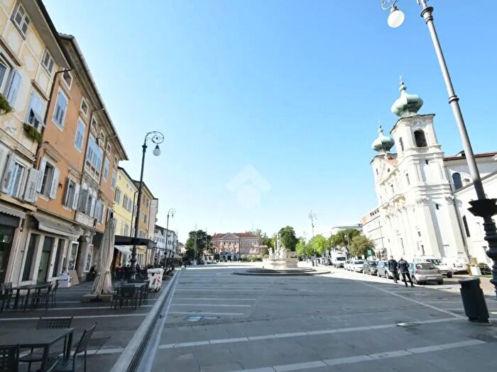 Appartamento bilocale in vendita in Piazza della Vittoria, Gorizia