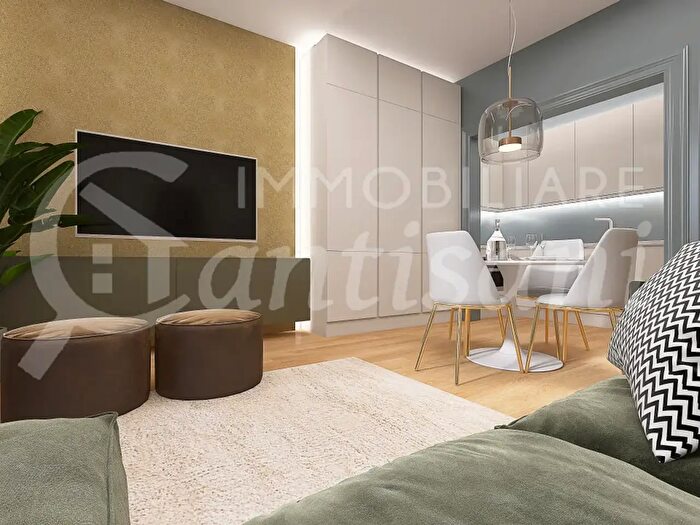 Appartamento trilocale in vendita in Via del Ponte Rosso, Firenze